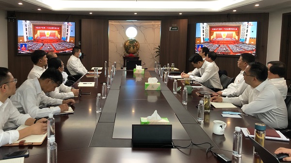 1016环保集团88名党员干部通过网络直播集中收看党的二十大开幕会.jpg